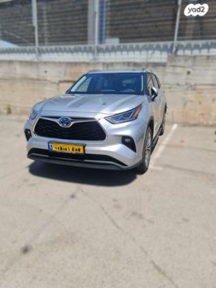 טויוטה היילנדר 4X4 E-Xclusive הייבריד אוט' 7 מק' 2.5 (190 כ''ס) בנזין 2022 למכירה בטייבה