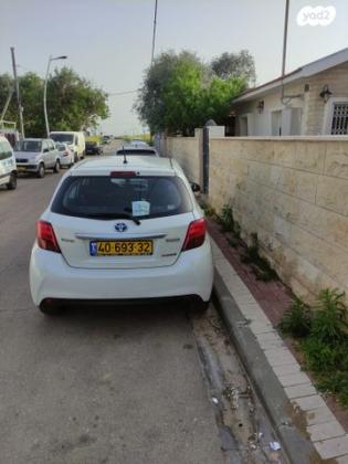 טויוטה יאריס הייבריד Hybrid אוט' 1.5 (74 כ''ס) בנזין 2015 למכירה בחיפה