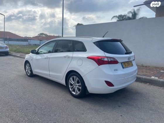 יונדאי i30 Inspire סטיישן אוט' 1.6 (135 כ"ס) בנזין 2014 למכירה בחדרה