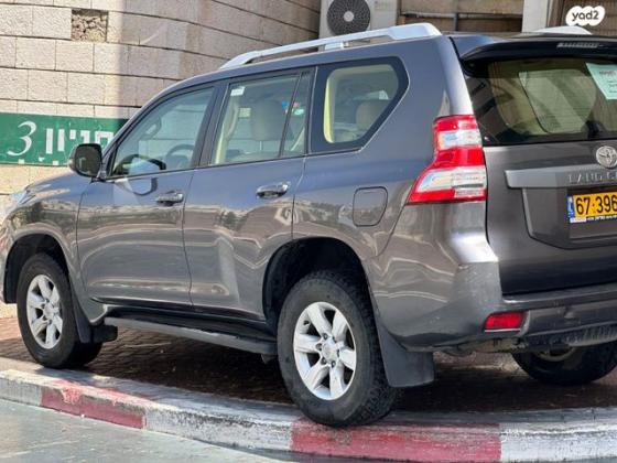 טויוטה לנד קרוזר ארוך 4X4 Luxury אוט' דיזל 7 מק' 3.0 (190 כ''ס) דיזל 2014 למכירה במודיעין מכבים רעות