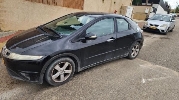 הונדה סיוויק האצ'בק החדשה Comfort אוט' 1.8 (140 כ''ס) בנזין 2010 למכירה באחיהוד