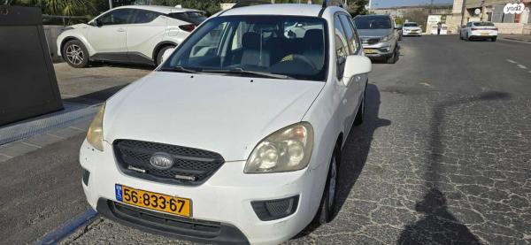 קיה קארנס LX אוט' 7 מק' 2.0 (140 כ''ס) בנזין 2009 למכירה בירושלים