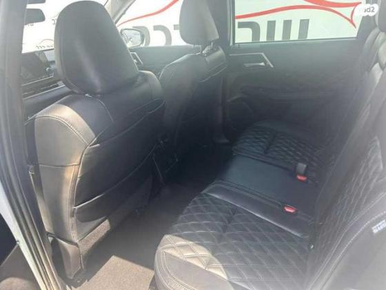 מיצובישי אאוטלנדר Luxury אוט' 7 מק' 2.5 (181 כ"ס) בנזין 2022 למכירה בראשון לציון