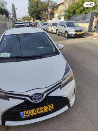 טויוטה יאריס הייבריד Hybrid אוט' 1.5 (74 כ''ס) בנזין 2015 למכירה בחיפה