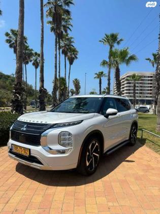 מיצובישי אאוטלנדר Luxury אוט' 7 מק' 2.5 (181 כ"ס) בנזין 2022 למכירה בראשון לציון
