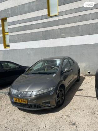 הונדה סיוויק האצ'בק החדשה Comfort ידני 1.8 (140 כ''ס) בנזין 2008 למכירה בתל אביב יפו