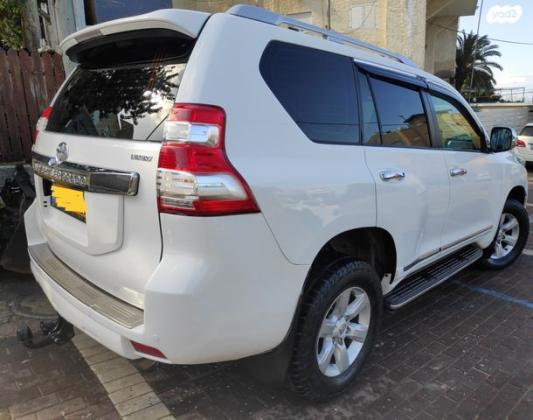 טויוטה לנד קרוזר ארוך 4X4 Luxury אוט' דיזל 7 מק' 2.8 (177 כ"ס) דיזל 2015 למכירה בחיפה