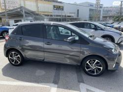 טויוטה יאריס הייבריד Black Sky TSS אוט' 1.5 (73 כ"ס) בנזין 2019 למכי