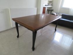 שולחן חום / שחור מעץ מלאבאורך 1