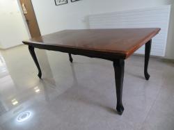 שולחן חום / שחור מעץ מלאבאורך 1