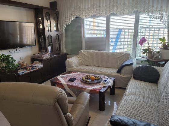 להשכרה דירה משודרגת ואיכותית במרכז העיר נתניה