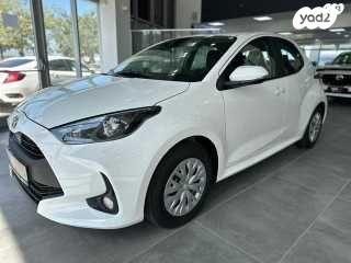 טויוטה יאריס הייבריד Flow Plus אוט' 1.5 (92 כ"ס) בנזין 2024 למכירה בנתניה