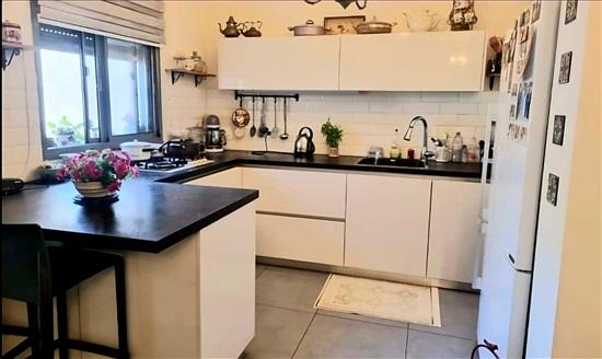 דירה 4 חדרים למכירה ברחובות | גרץ | רחובות הצעירה