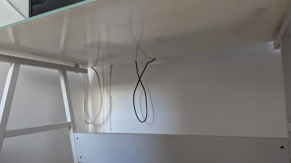 שולחן זכוכית לפינת לימודים או