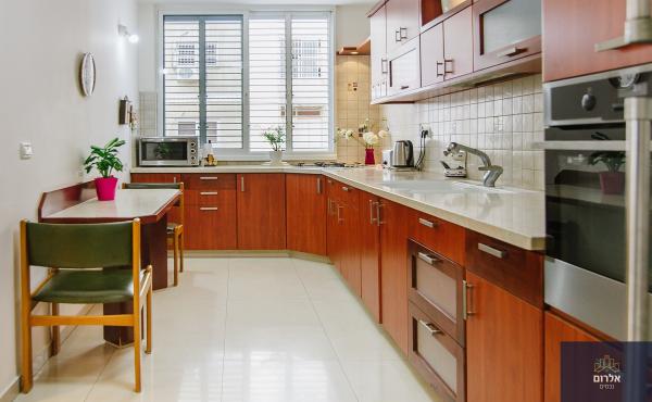 הרצל 77 (מרכז העיר דרום)