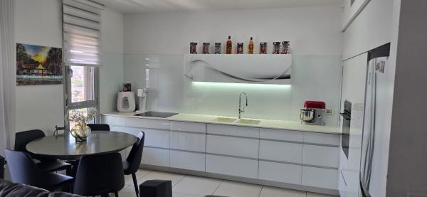 דרך בגין מנחם 67 (הדר גנים;גני הדר)