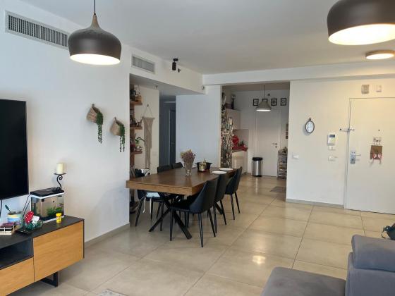 ראשון לציון 12, אם המושבות החדשה, פתח תקווה