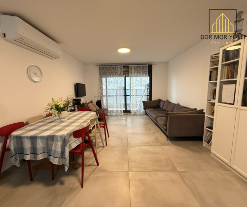 רועי קליין 21, נוה שמיר