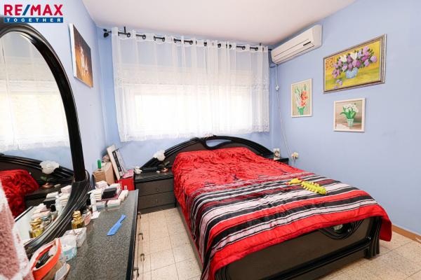 משה אבן עזרא 10, רובע ה