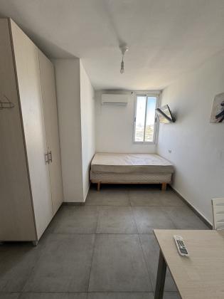 אברהם אבינו 31, שכונה ד