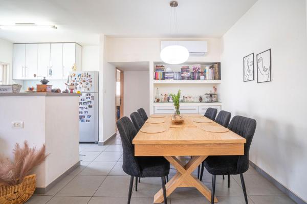 ידידות 3, מגדיאל, הוד השרון