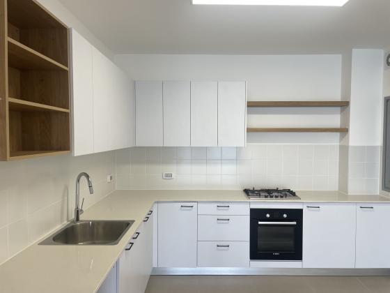 שולמית אלוני 3