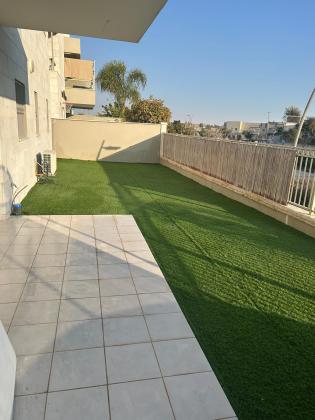 רוטשילד 14, השחר