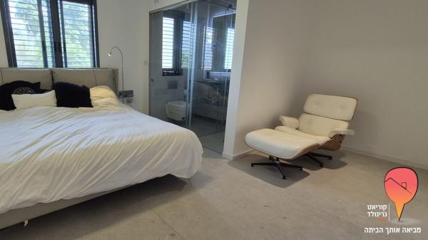 בן יוסף 12, הדר