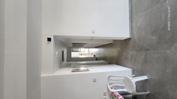 אמנון ליפקין שחק 6, יצחק שמיר