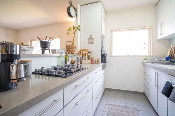 ידידות 3, מגדיאל, הוד השרון