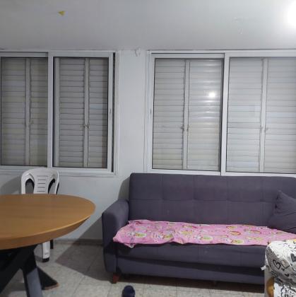 צלח שלום 10, הדר גנים