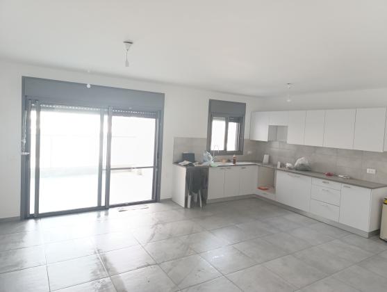 ענת גוב 12, פרדס רייספלד