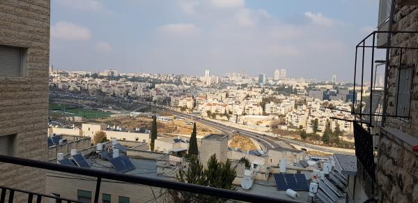 הרב עוזיאל 99, בית וגן