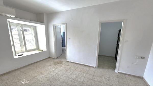 מוריה 32 (יד לבנים)