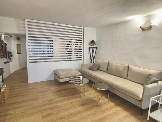 אלעזר בן עזריה 3, שוק הפשפשים וצפון יפו