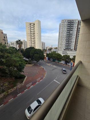 ביאליק 1, רובע ה