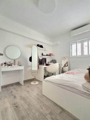 טירת צבי 6, נחלת יצחק