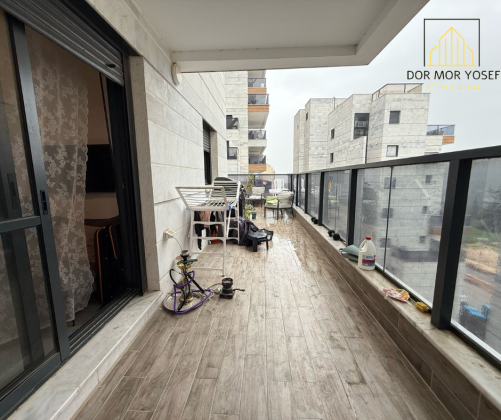 רועי קליין 21, נוה שמיר