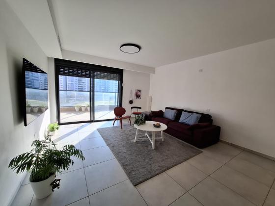 אהבת אדם, שרונה