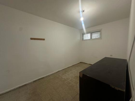 דוד בר רב האי 50, קרית שפרינצק