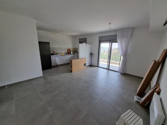 אדמונד סחייק 9, מלחה