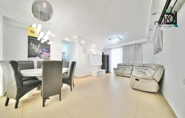 מורן 16, אבן גבירול