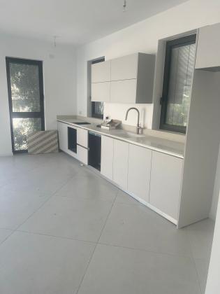 נס ציונה 11, לב תל אביב החלק המערבי