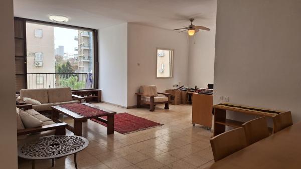 זטורי משה, הצפון החדש סביבת כיכר המדינה