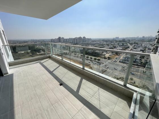 שולמית אלוני 3