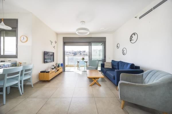 אליעזר שילוני 2, עיר גנים ב', ג'