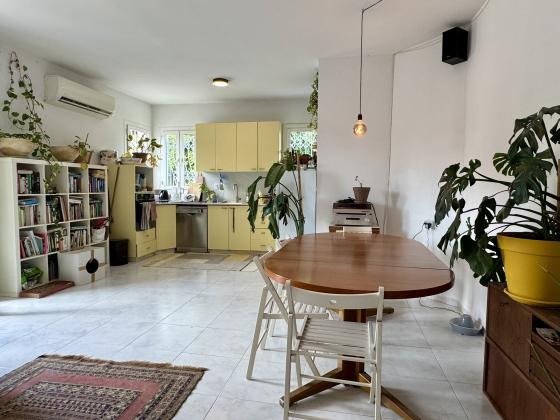 הלוטוס 9 (עג'מי)