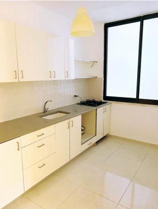 הרב הרצוג 32 (מרכז)