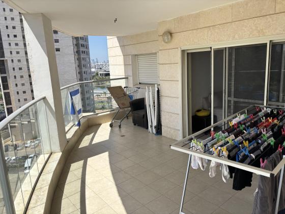 מבצע דקל 20, נווה גן