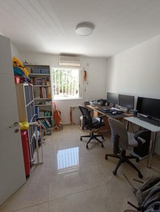 דרך ההגנה 136, כפר שלם